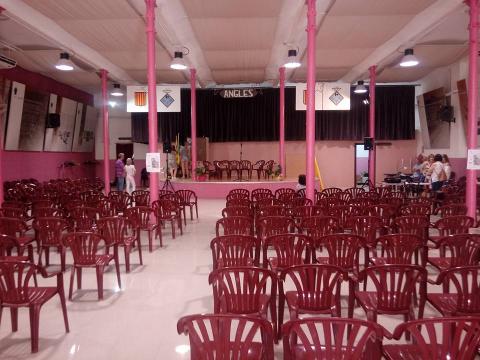 Enrajolar la Sala de Ball de la Burés Enrajolar la Sala de Ball de la Burés