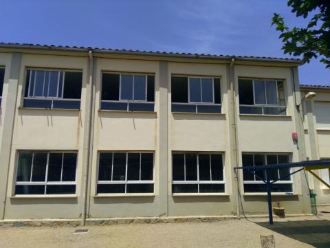Canvi de finestres a l'escola Pompeu Fabra